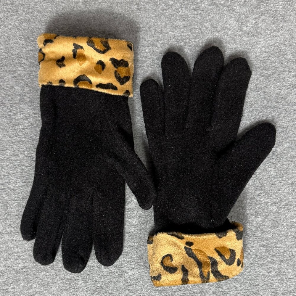 Ladies 100% polyester gloves. Faux leopard fabric trim at wrist.